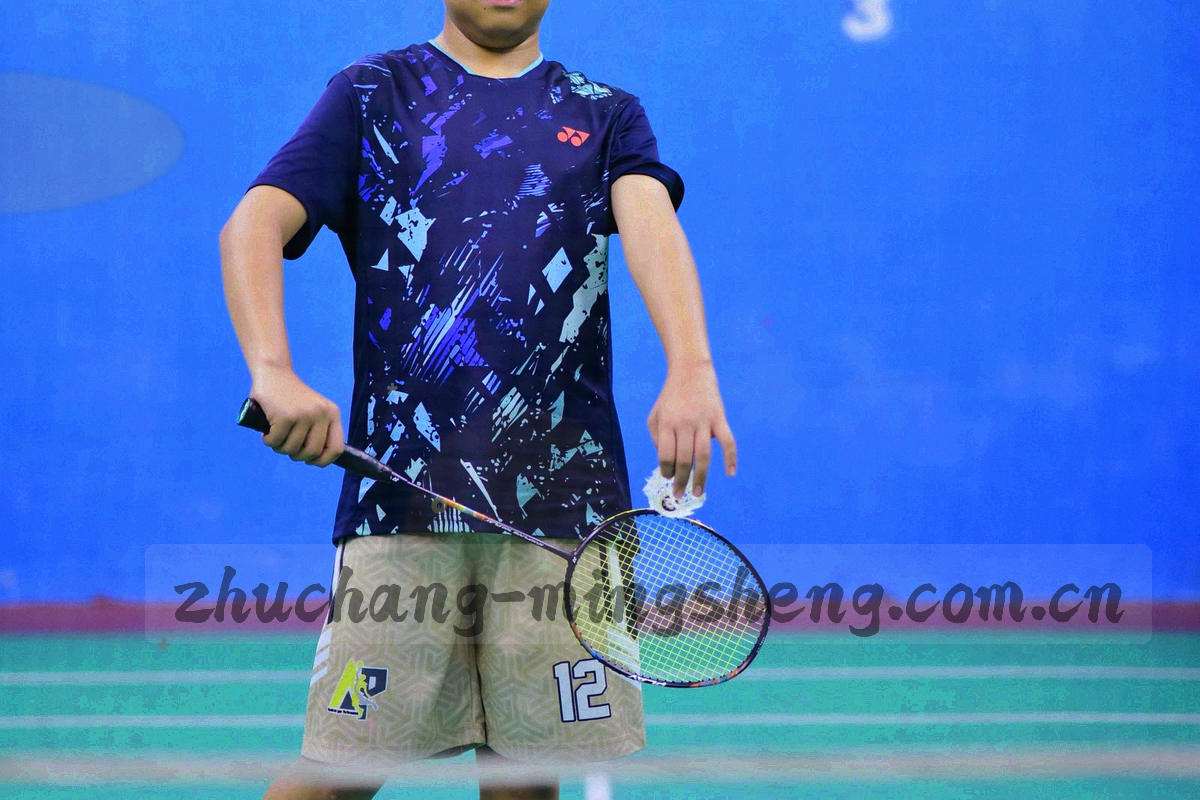 抽象连线与节点组成的沟通路径图形，节点之间有方向性的引导线条